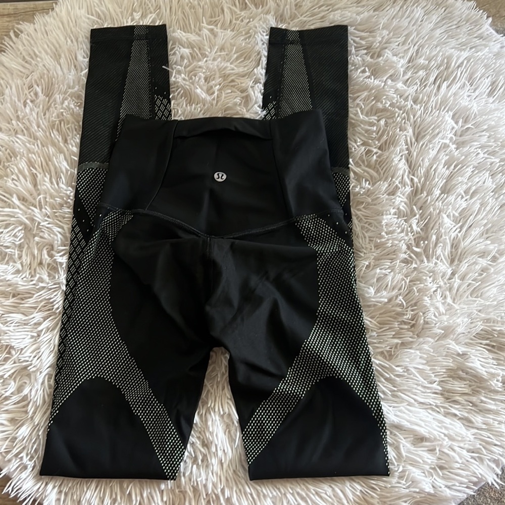 Lululemon x soul cycle mapped out HR tights - Picture 3 of 5